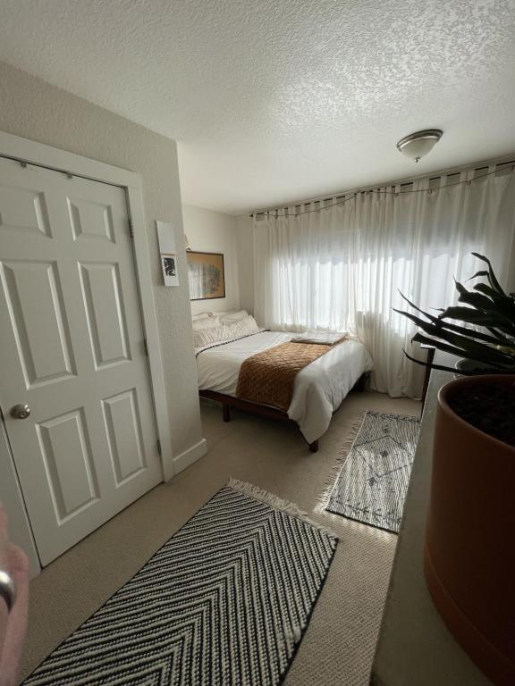 Photo - 2801 N Downing St