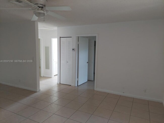 Building Photo - 2319 Johnson St Unit 1