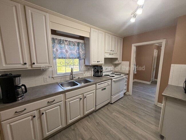 Photo - 3013 Masonic Dr
