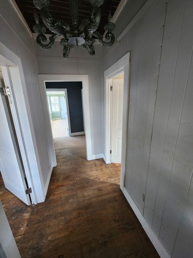 Photo - 517 Lasalle St