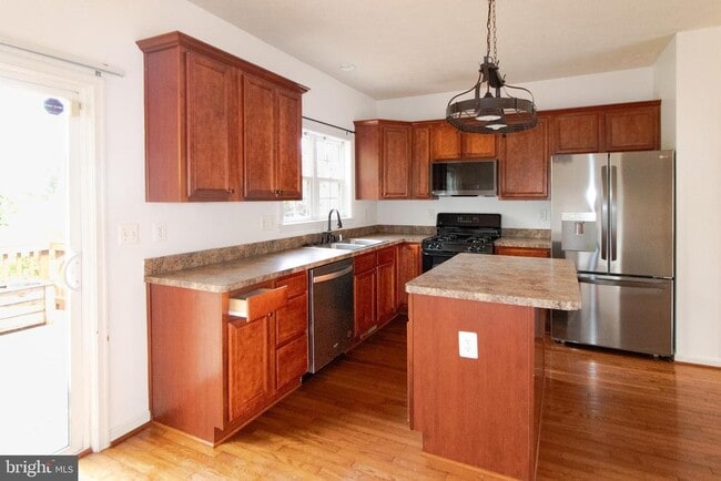 Photo - 104 Stingray Ct