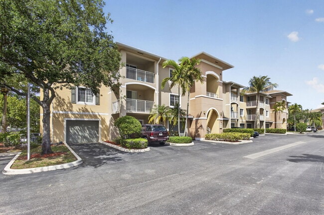 Building Photo - 6510 Emerald Dunes Dr Unit 308