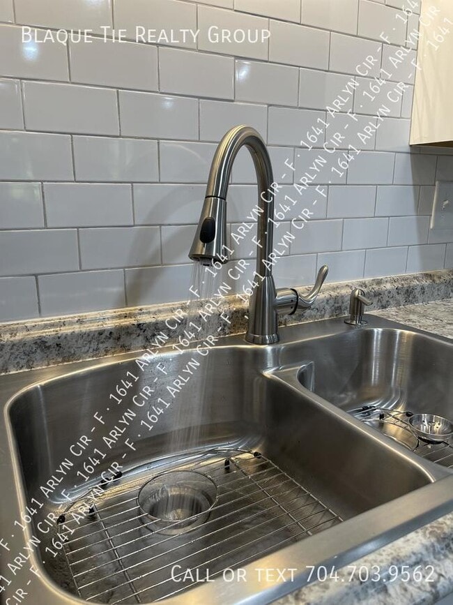 Photo - 1641 Arlyn Cir