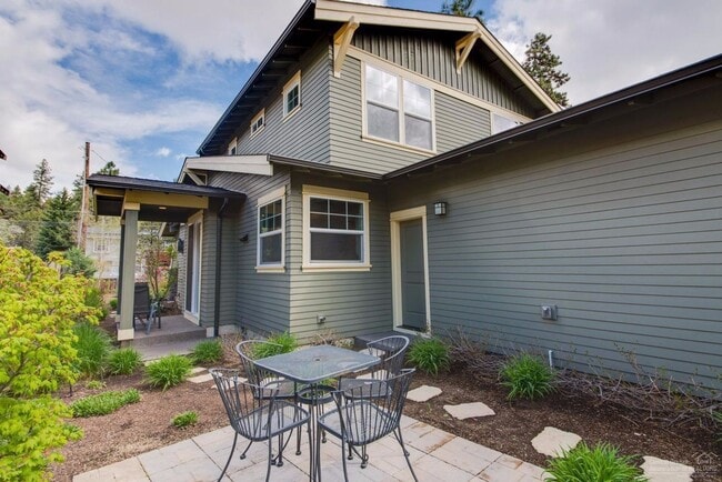 Photo - Darling Home Located in the Heart of NW Bend!