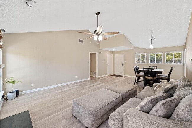 Photo - 13314 Briar Hollow Dr