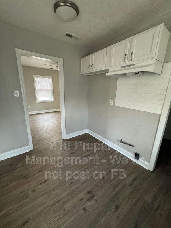 Photo - 5518 S Benton Ave