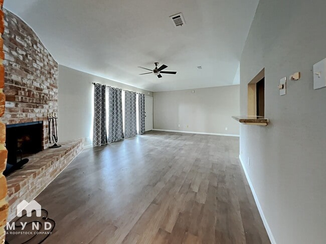 Photo - 15803 Mill Point Dr