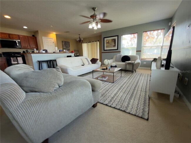 Photo - 2552 Aventurine St