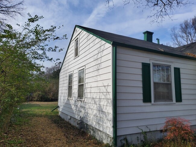 Photo - 807 Maria St