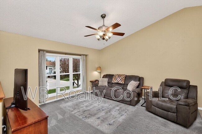 Photo - 260 Windfield Pkwy