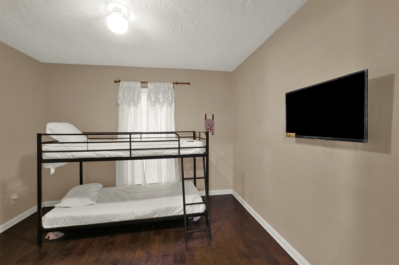 Photo - 14102 Sylvia Dr