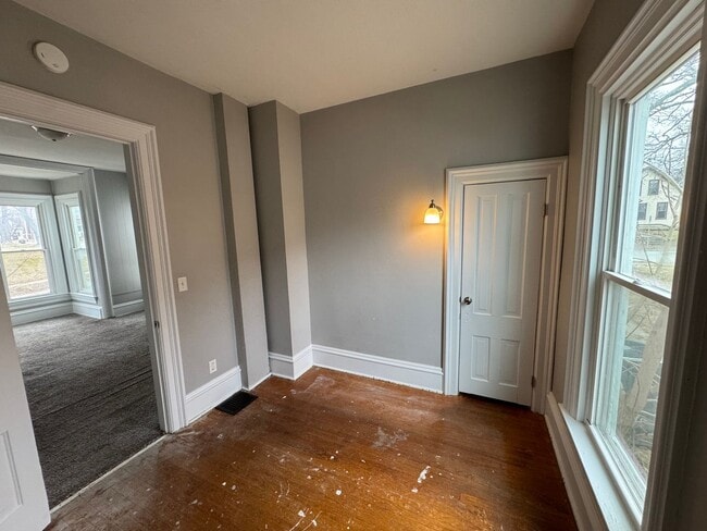 Photo - 5 bedroom 2 bath house in Moline