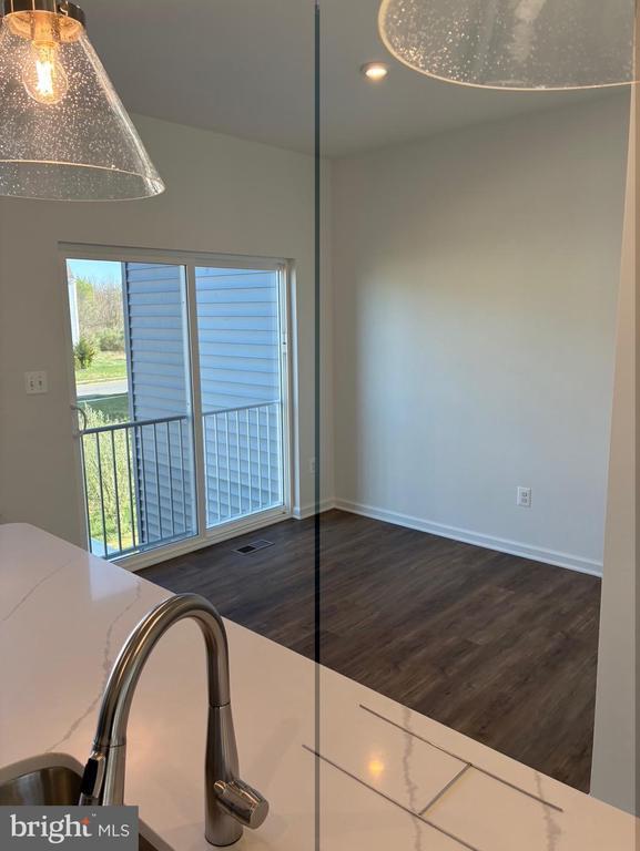 Photo - 473 Husky Trl