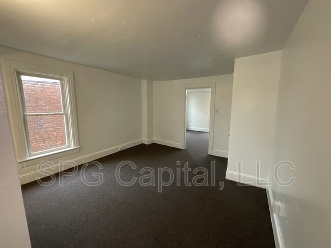 Photo - 934 W Princess St