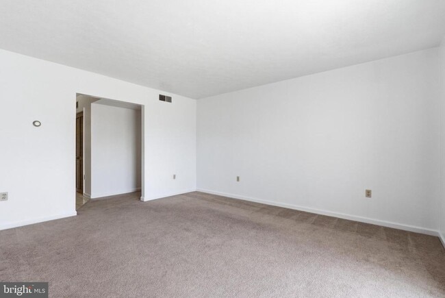 Photo - 830 Locust St Unidad 6