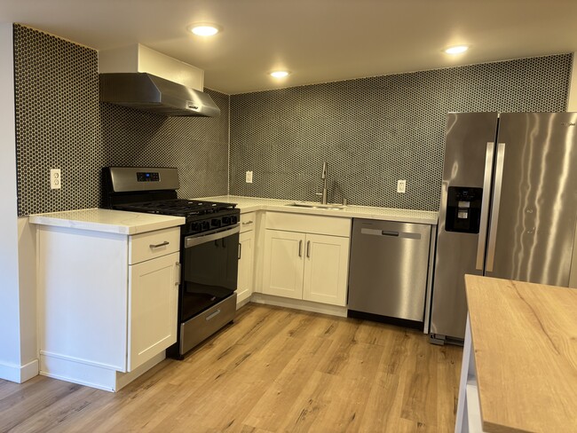 Photo - 2505 NE 140th St Unidad B