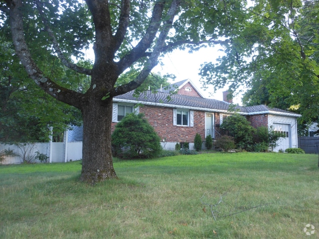 Building Photo - 14 Lyman Rd Rental