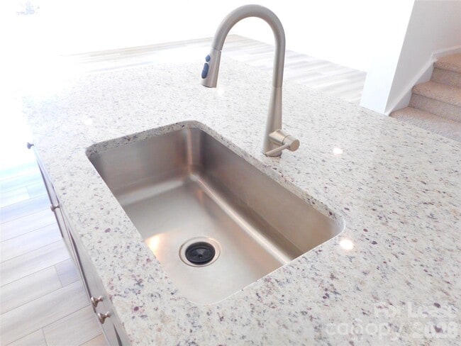 Photo - 2723 Yeager Dr NW