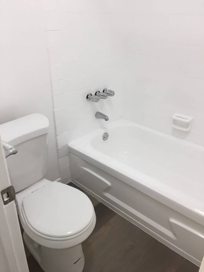 Lakewood Landing Apartments