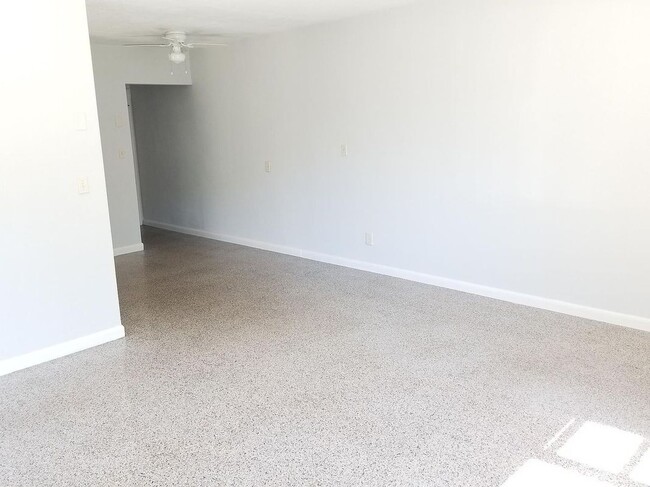 Photo - 2325 Belmar Dr