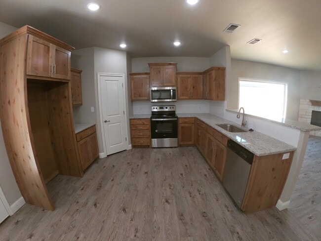 Photo - 2713 138th St