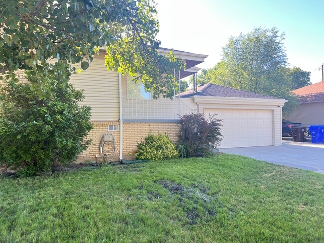 Building Photo - 7349 S 145 E Rental
