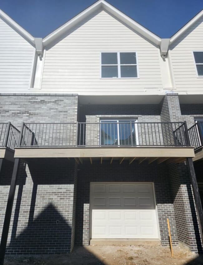 Photo - 2005 Franklin St