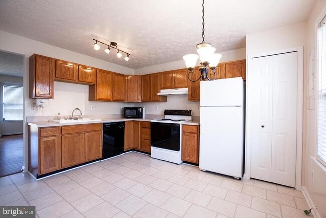 Photo - 10502 Guilderland Ct