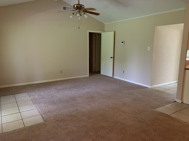 Photo - 618 Overbluff St