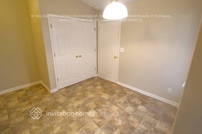 Photo - 765 Kibbe Cir NW