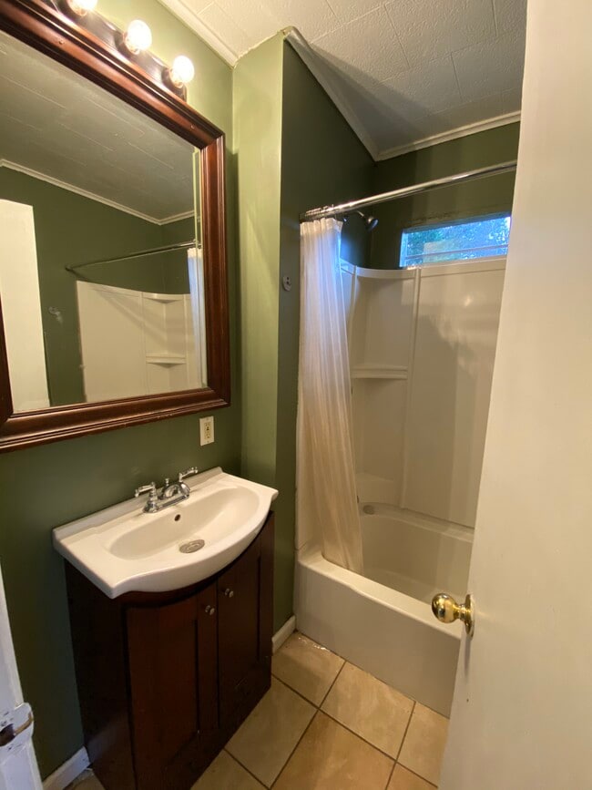 Photo - 504 W Cedar St