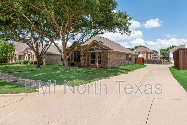 Building Photo - 12608 Red Hawk Dr