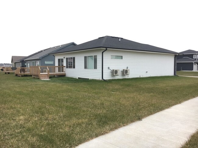 Photo - Spacious 4 bedroom/3 bath home with finished lower level and attached 2 car garage