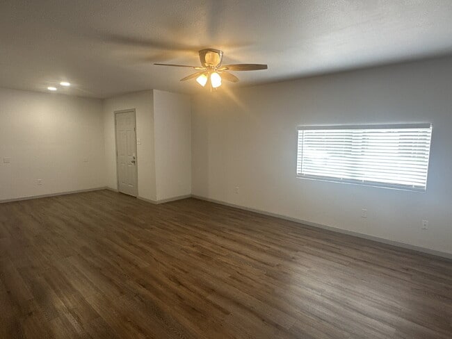 Photo - Like-New 3/2! Unit A