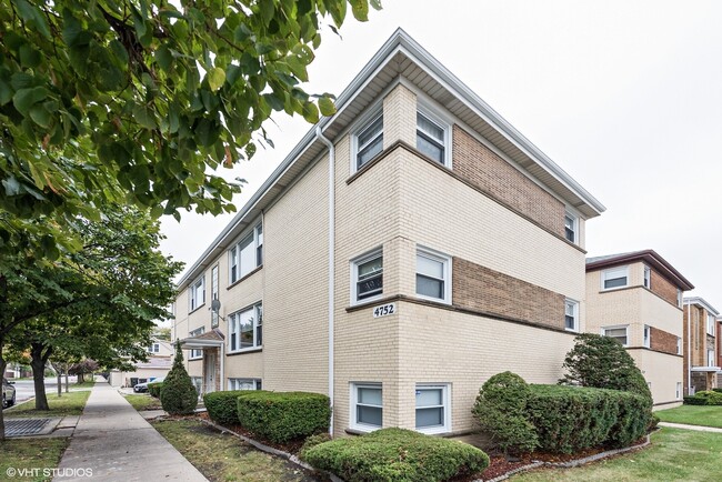Photo - 4752 N Menard Ave Unit 3S