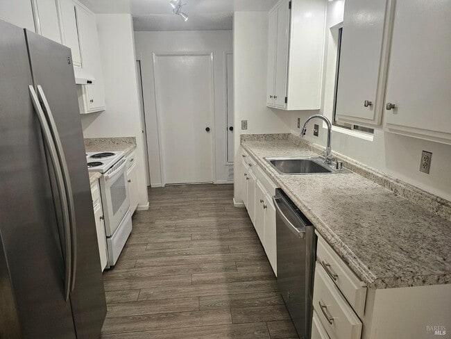 Photo - 2218 Clay St