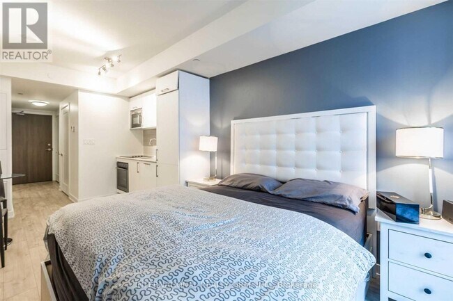 Photo - 27 Bathurst St Unité 419