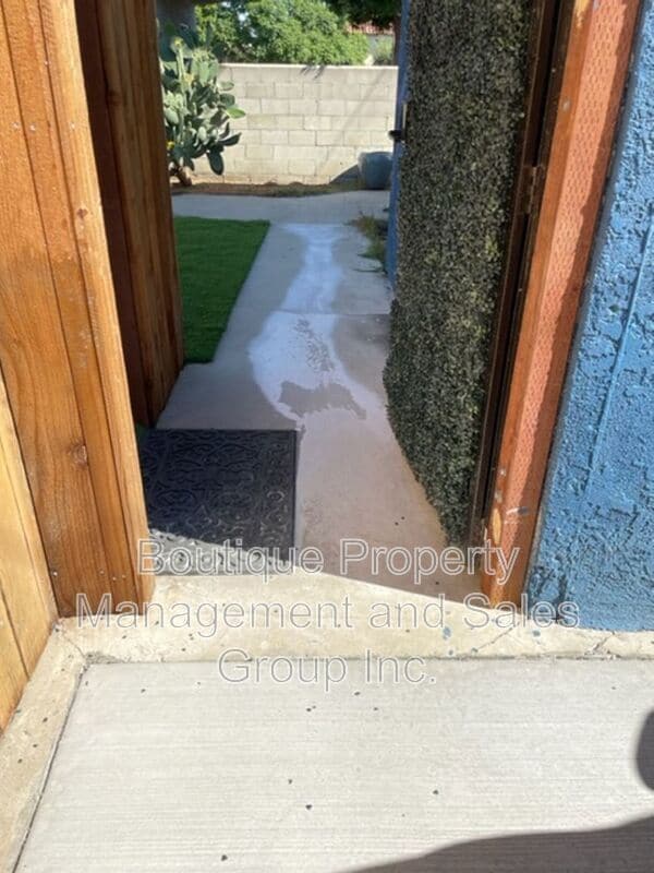 Photo - 792 Termino Ave