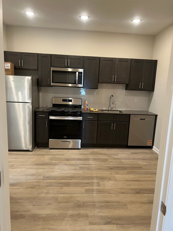 Photo - 10 E Washington Ave