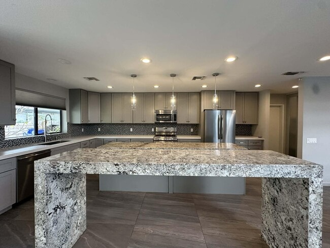 Photo - 4 Saturn Cir