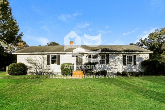 Building Photo - 4378 Saxon Dr