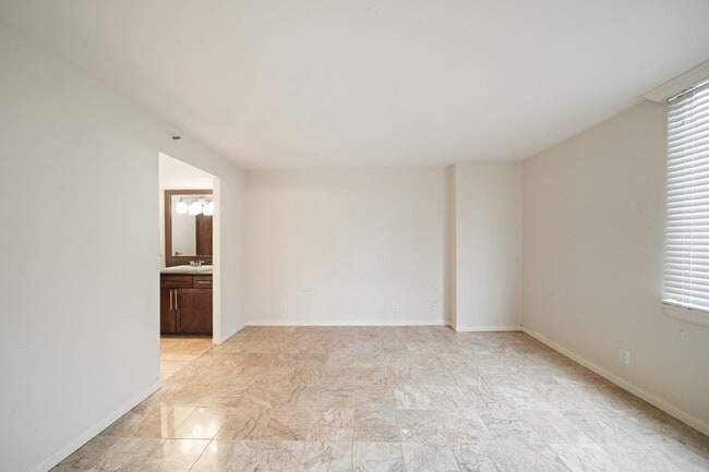 Photo - 3525 Sage Rd Unit 404