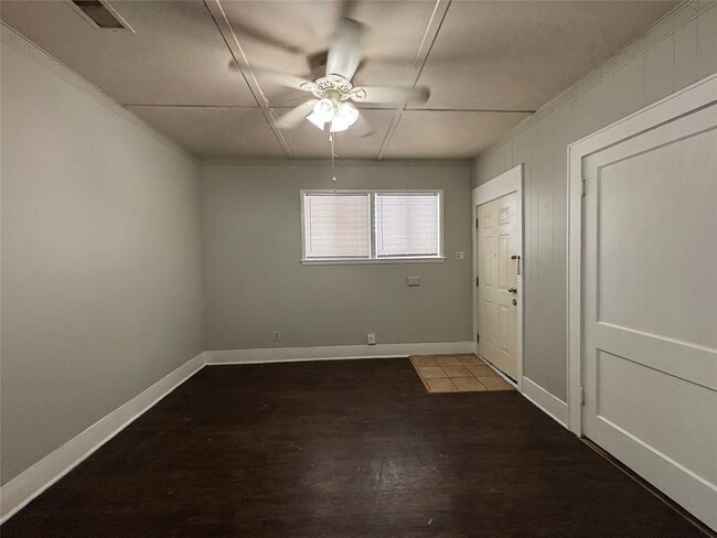 Building Photo - 2214 Avenue O 1/2
