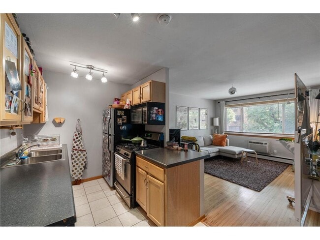 Building Photo - 2112 Garfield Ave Unit 8