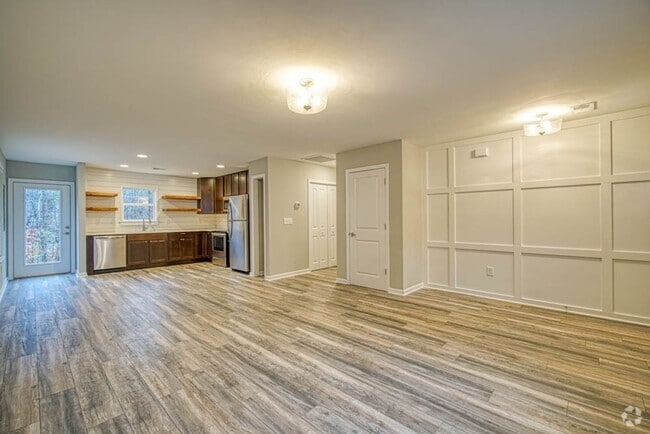 Building Photo - Craftsman Style Home in Greer