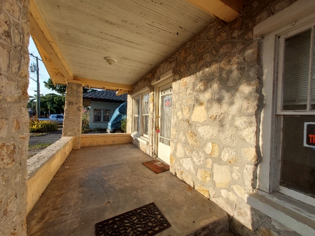 Photo - 2713 5th St W