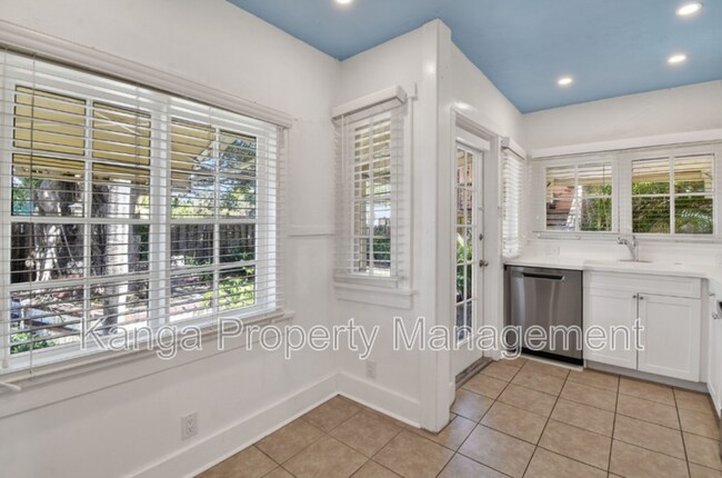 Photo - 208 S K St Unidad House