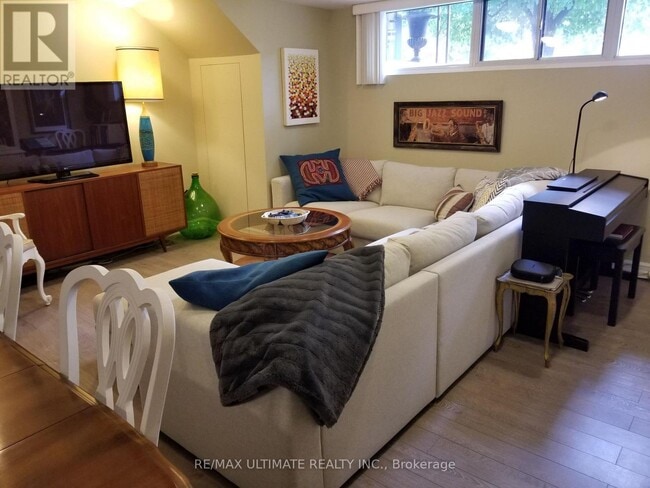 Photo - 81 Amesbury Dr