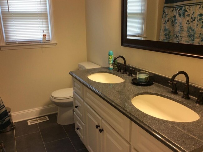 Photo - 564 Briarwood Dr