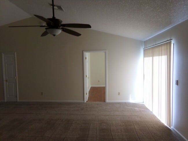 Photo - Nice 3/2 in convenient location